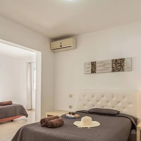 Esmeralda Villa Corralejo